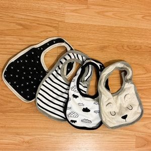 Cloud Island 4-pack Bib Set